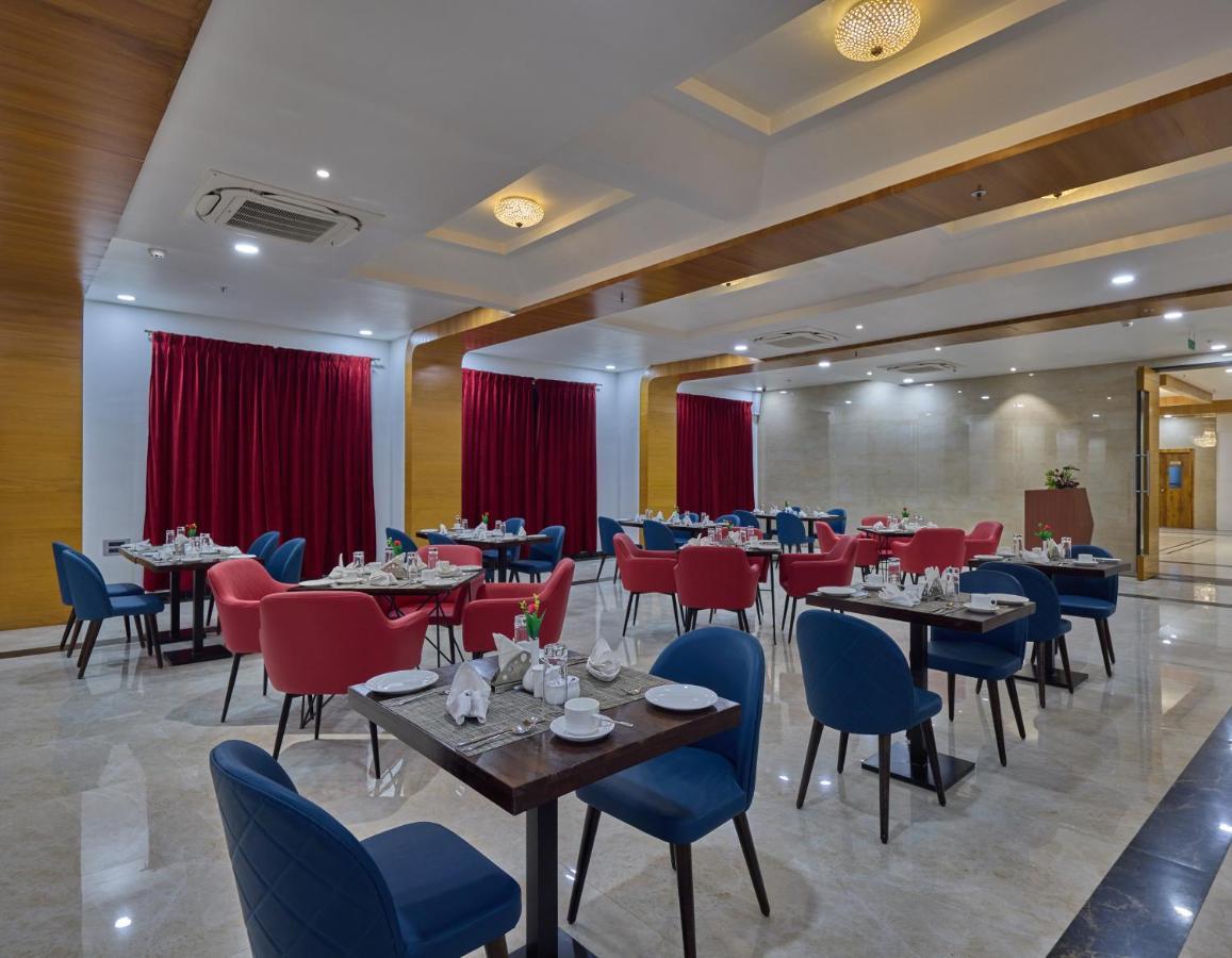 מלון Golden Tulip טירופאטי מראה חיצוני תמונה