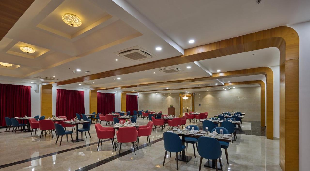 מלון Golden Tulip טירופאטי מראה חיצוני תמונה