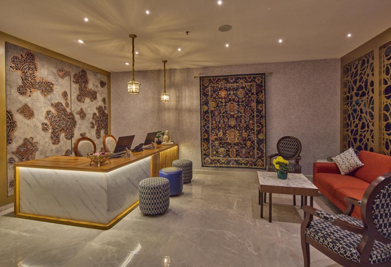 מלון Golden Tulip טירופאטי מראה חיצוני תמונה
